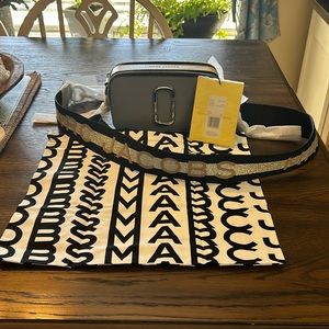 Authentic MARC JACOBS - The Snapshot